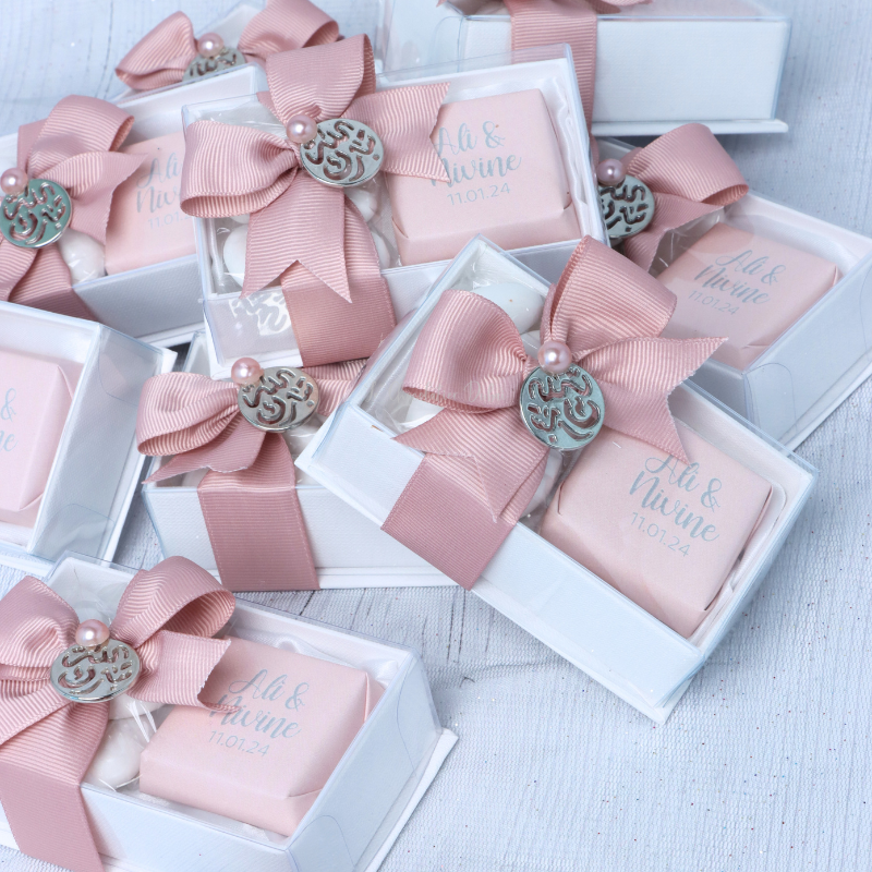 Set of 20 Bridal personalized designed chocolate view top box