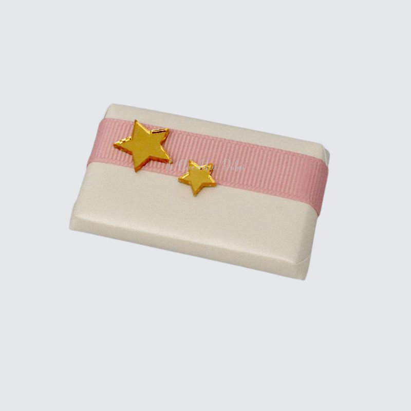 Acrylic gold star decorated loose chocolate