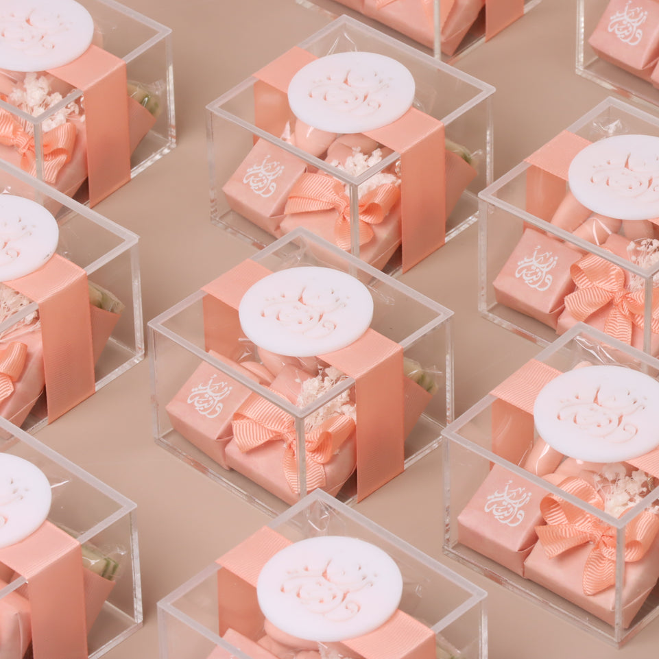 Bridal customized chocolate acrylic box giveaway