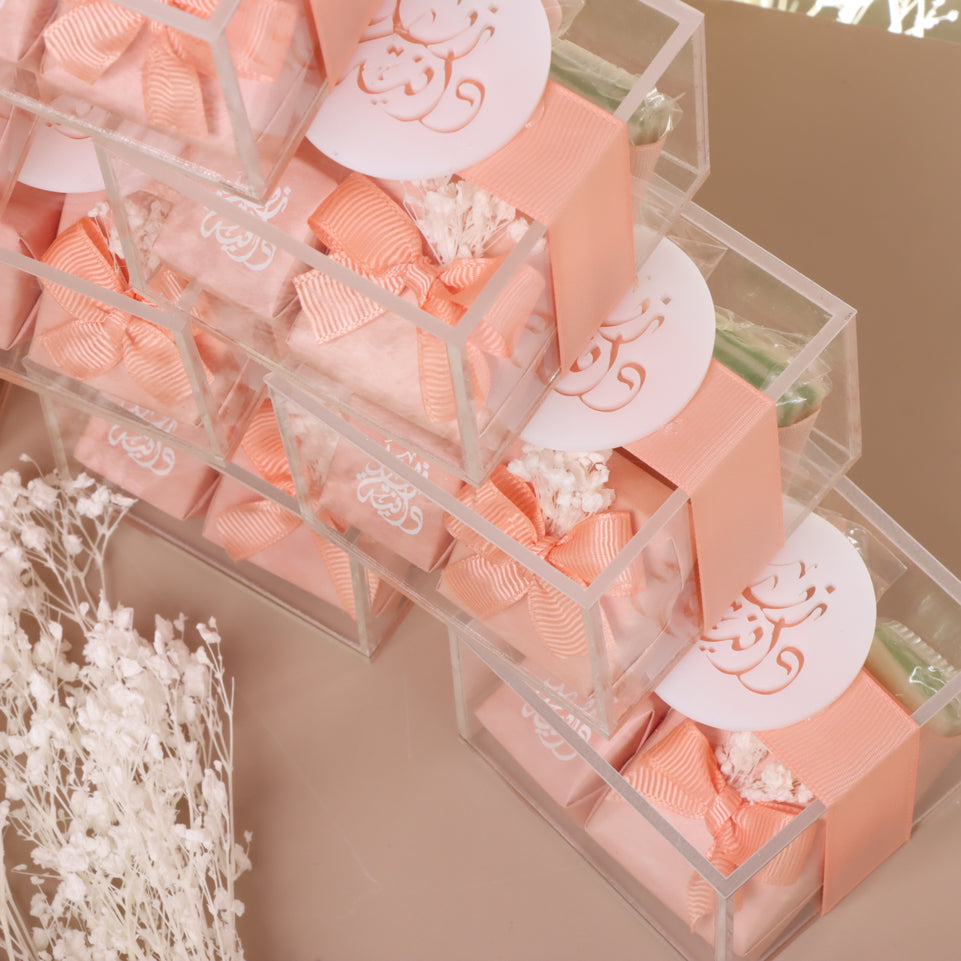 Bridal customized chocolate acrylic box giveaway