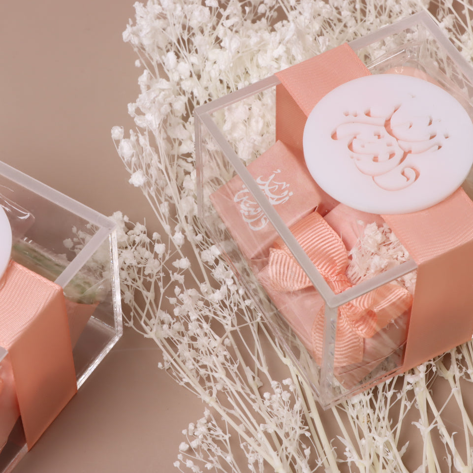 Bridal customized chocolate acrylic box giveaway