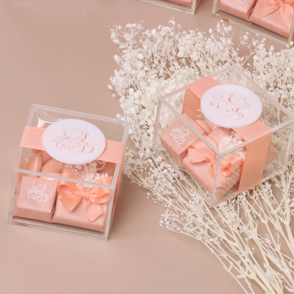Bridal customized chocolate acrylic box giveaway