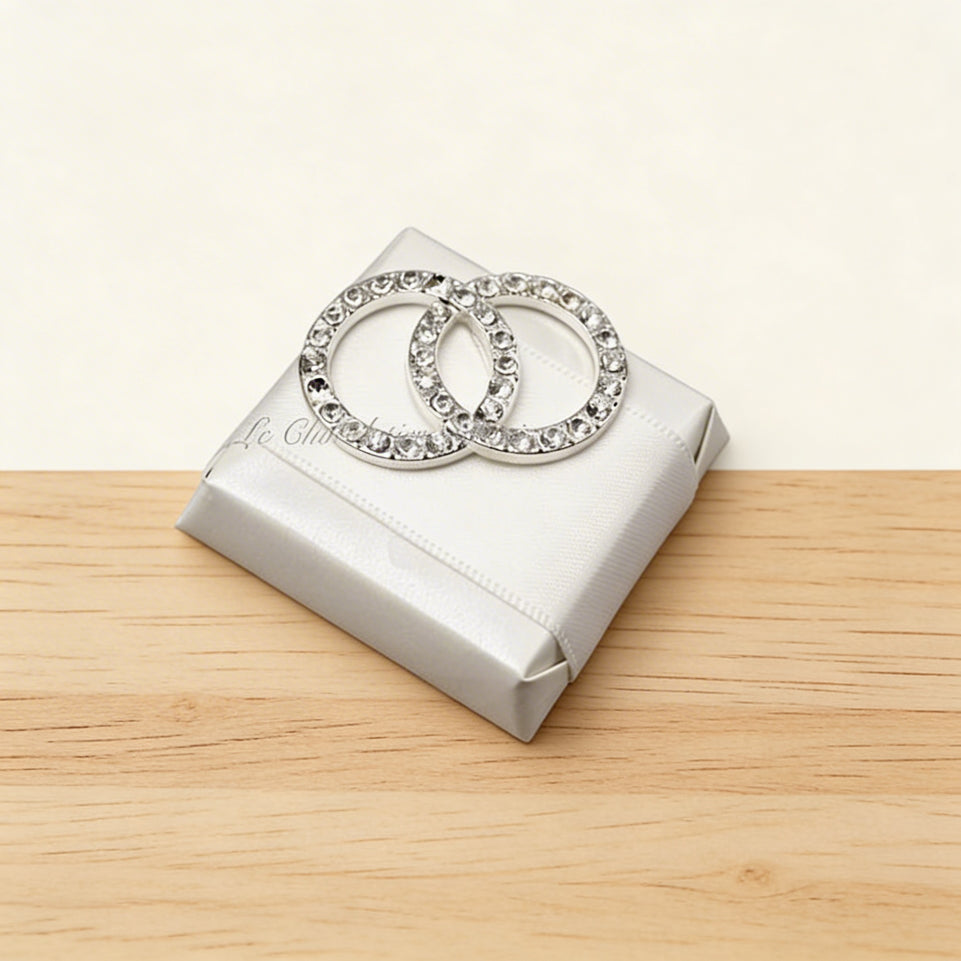 Bridal couple ring decorated loose chocolate