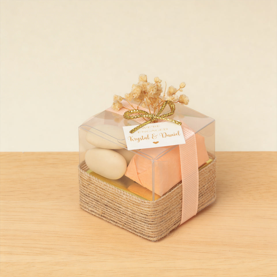 Set of 20 Bridal chocolate & almond dragees clear box