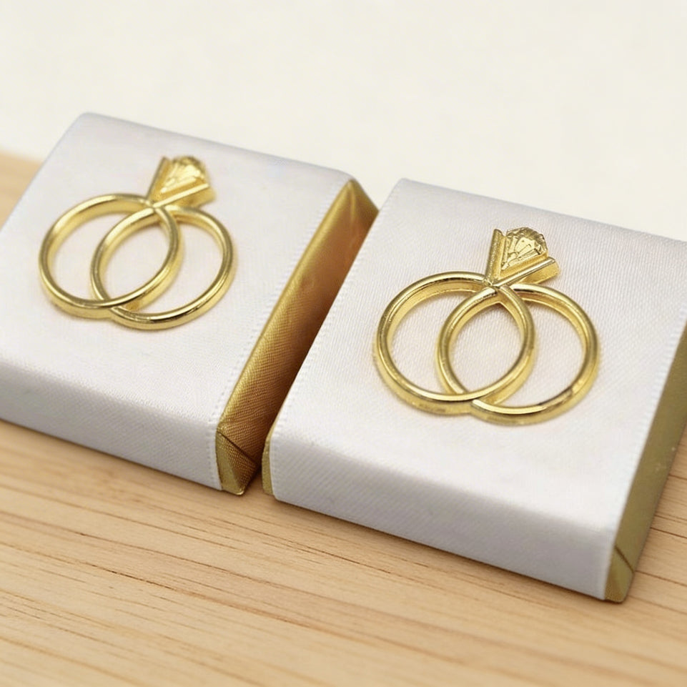 Wedding ring accessory decorated loose chocolate