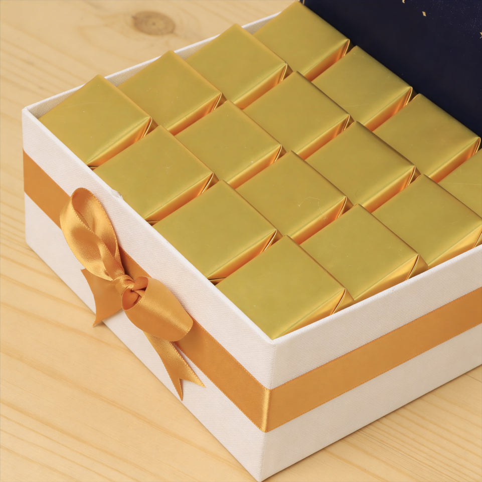 Graduation designed premium chocolate medium hamper