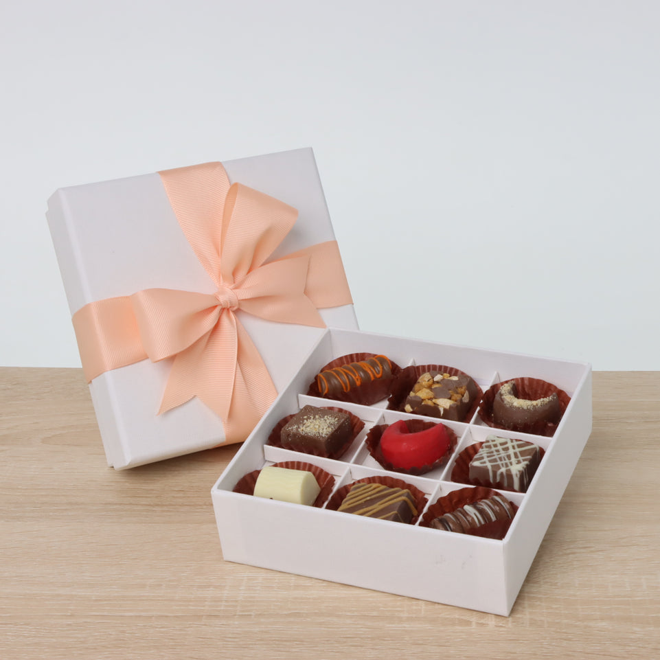 Assorted chocolate 9-piece hard box