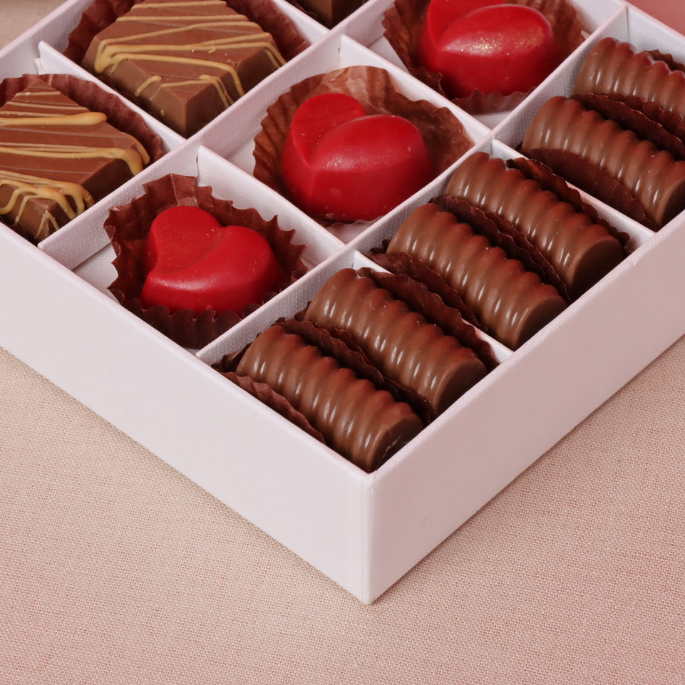 Red heart valentine designed 9-pc chocolate hard box