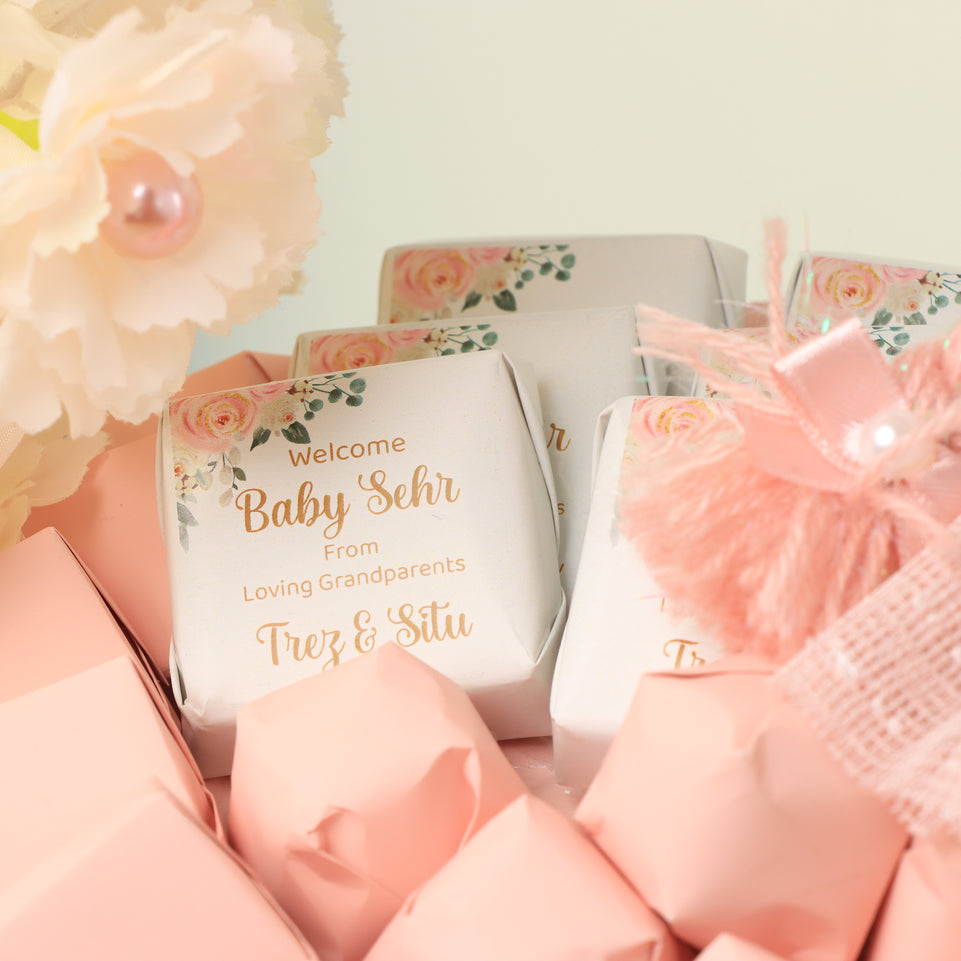 Baby girl personalized chocolate medium basket