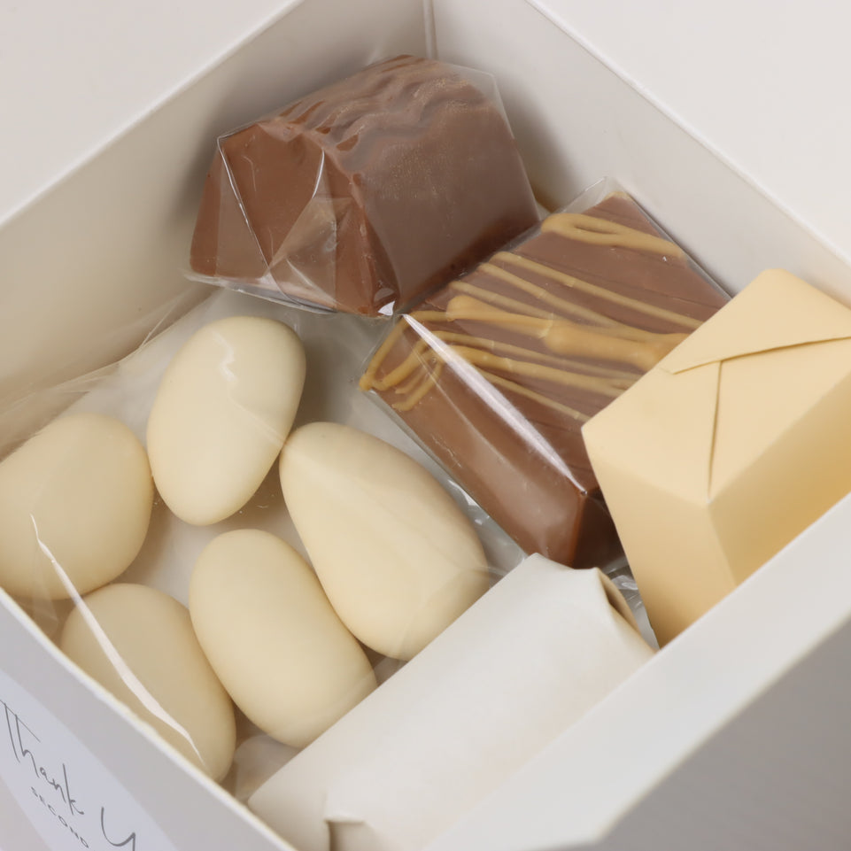 Set of 20 Thank you customized premium chocolate and almond dragees soft cube box