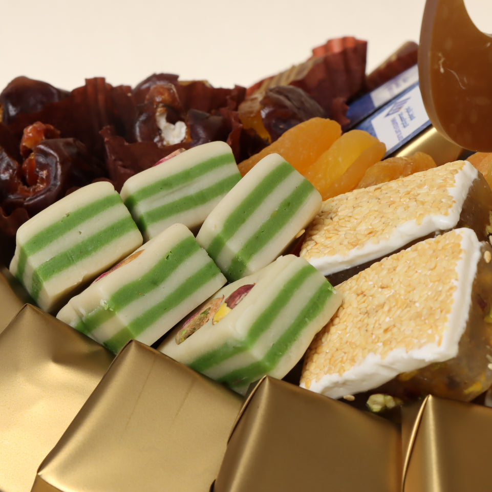 Corporate customized ramadan designed premium chocolate & sweets metallic round tray