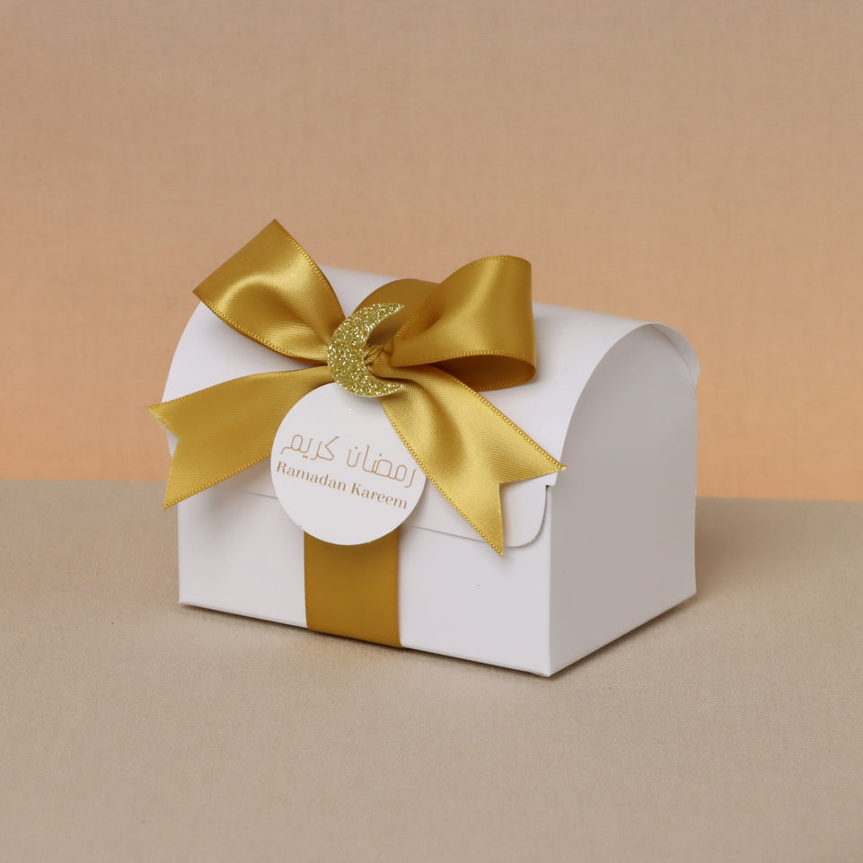 Set of 20 Ramadan Kareem premium nut stuffed dates chest soft box