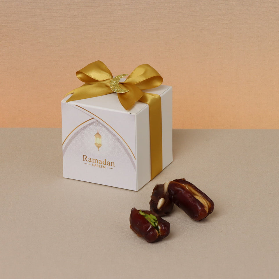 Set of 20 Ramadan Kareem premium nut stuffed dates cube soft box