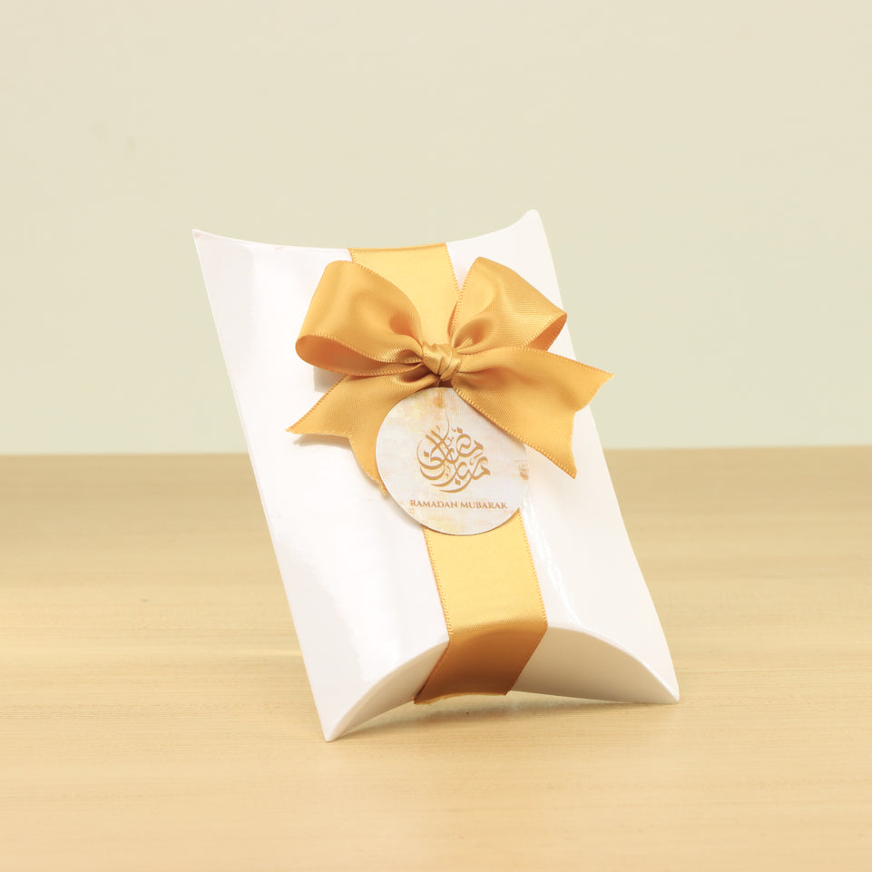 Set of 20 Ramadan Mubarak designed premium nut stuffed dates pillow box giveaway