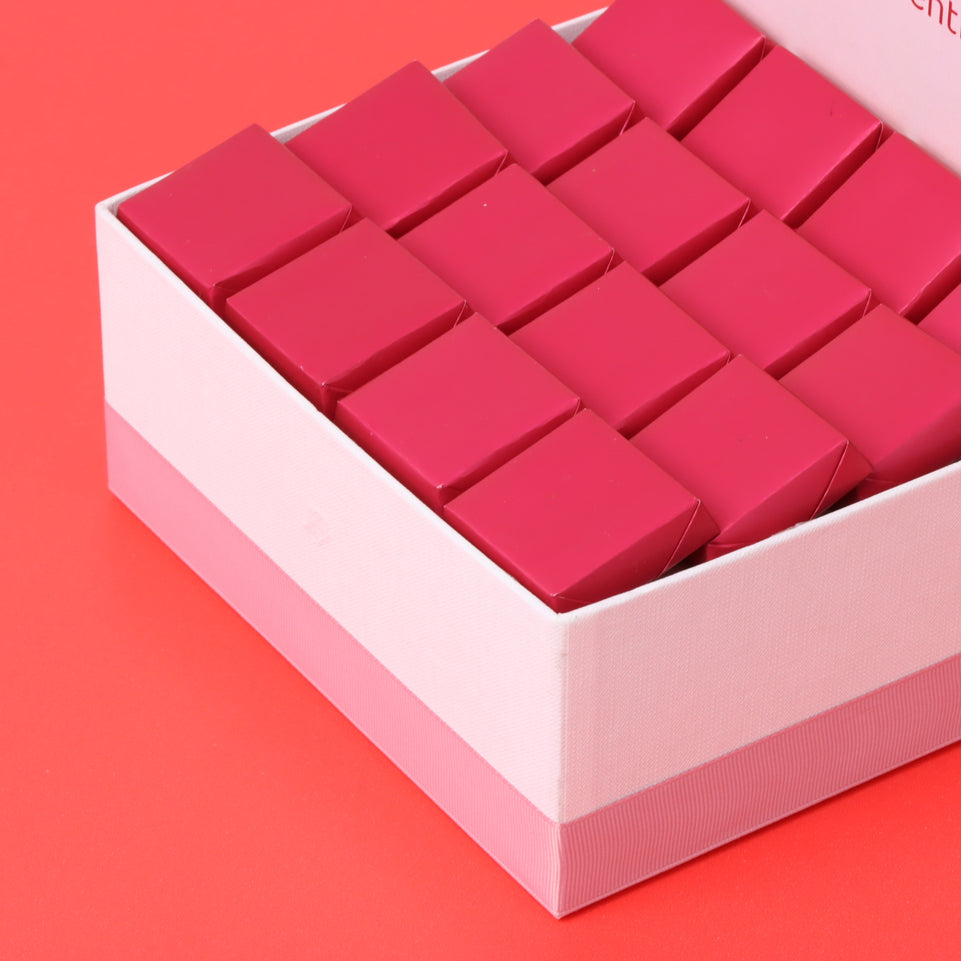 Hearts tree valentine designed chocolate medium hamper