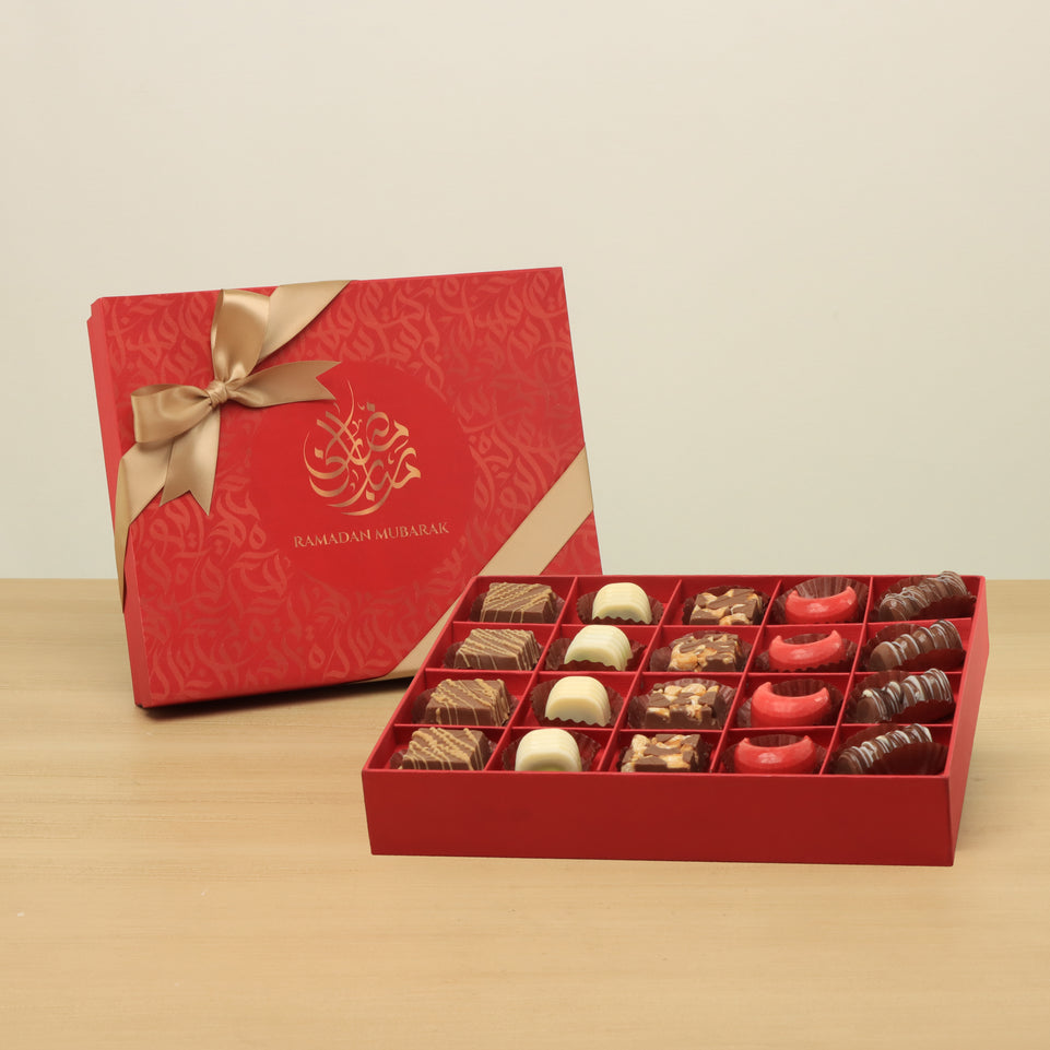 Ramadan Mubarak designed premium mixed stuffed dates 20P hard box