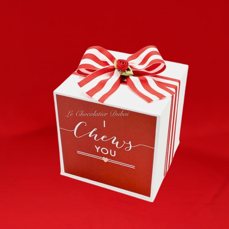 Valentine's day designed " i chew's you" chocolate hard cube box