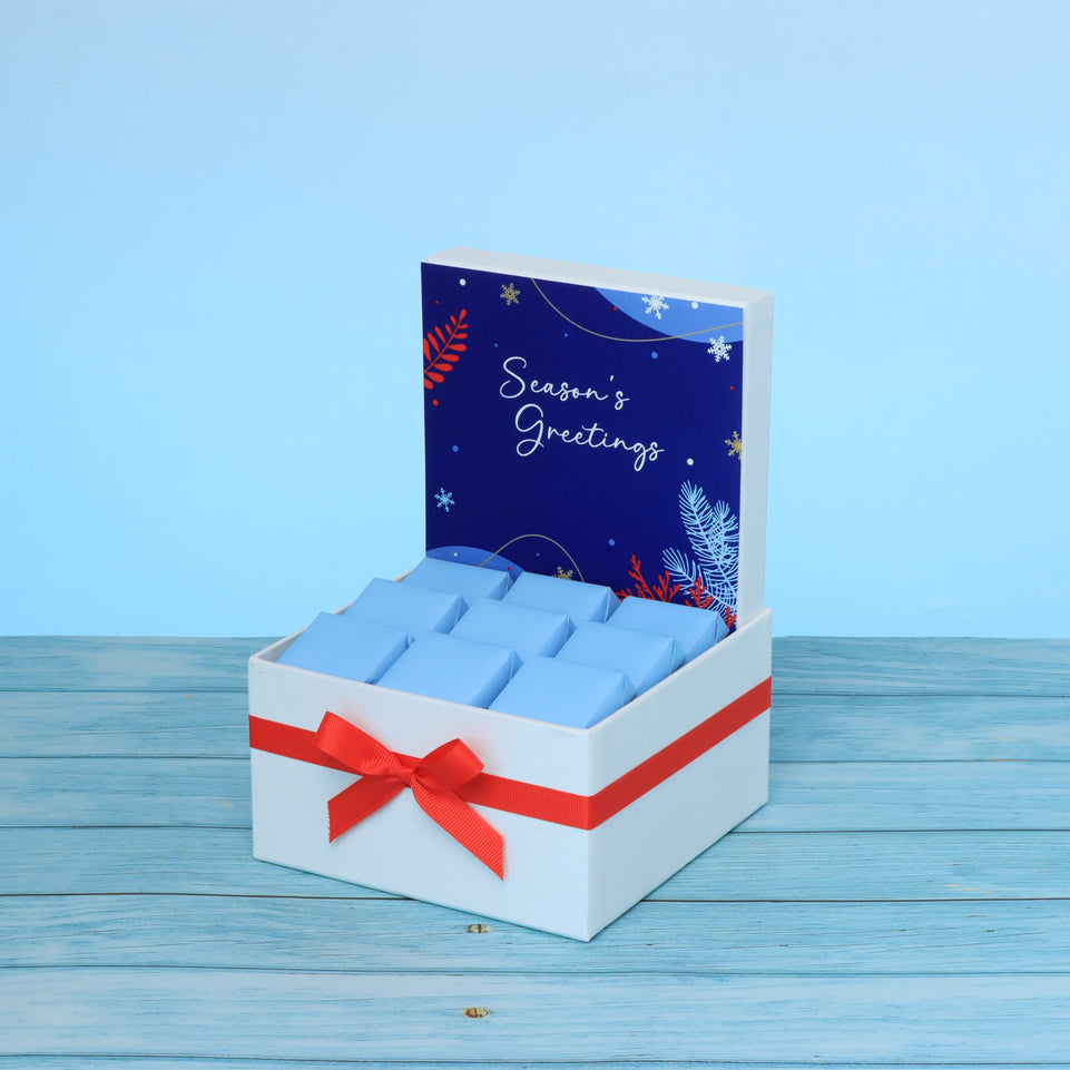 Season's greeting designed premium chocolate small hamper