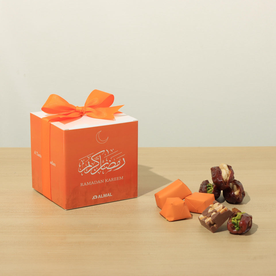 Set of 20 Corporate customized premium chocolate & dates cube box