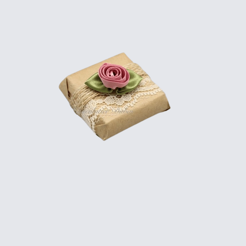 Rustic flower decorated loose chocolate