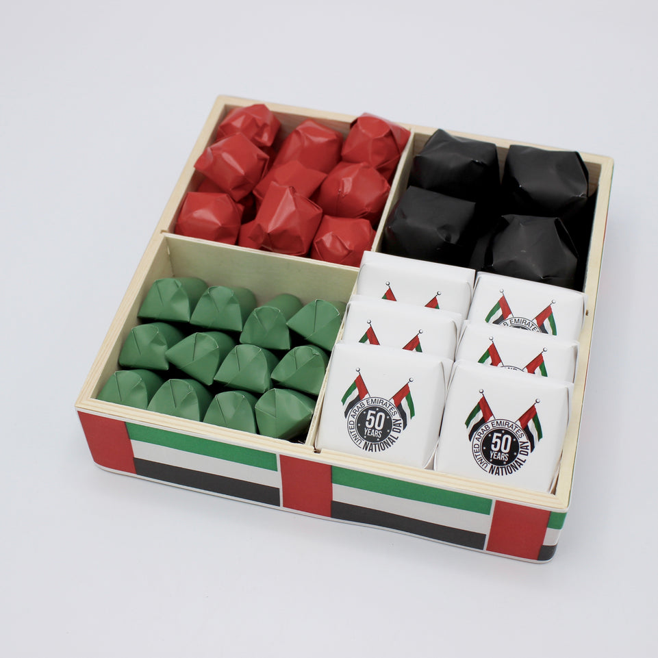 National day designed premium chocolate sectioned wood tray