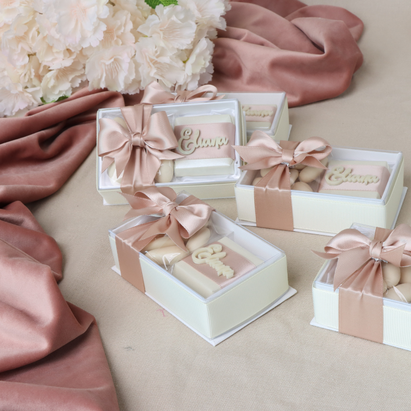 Set of 20 boxes baby girl acrylic personalized name chocolate view top box
