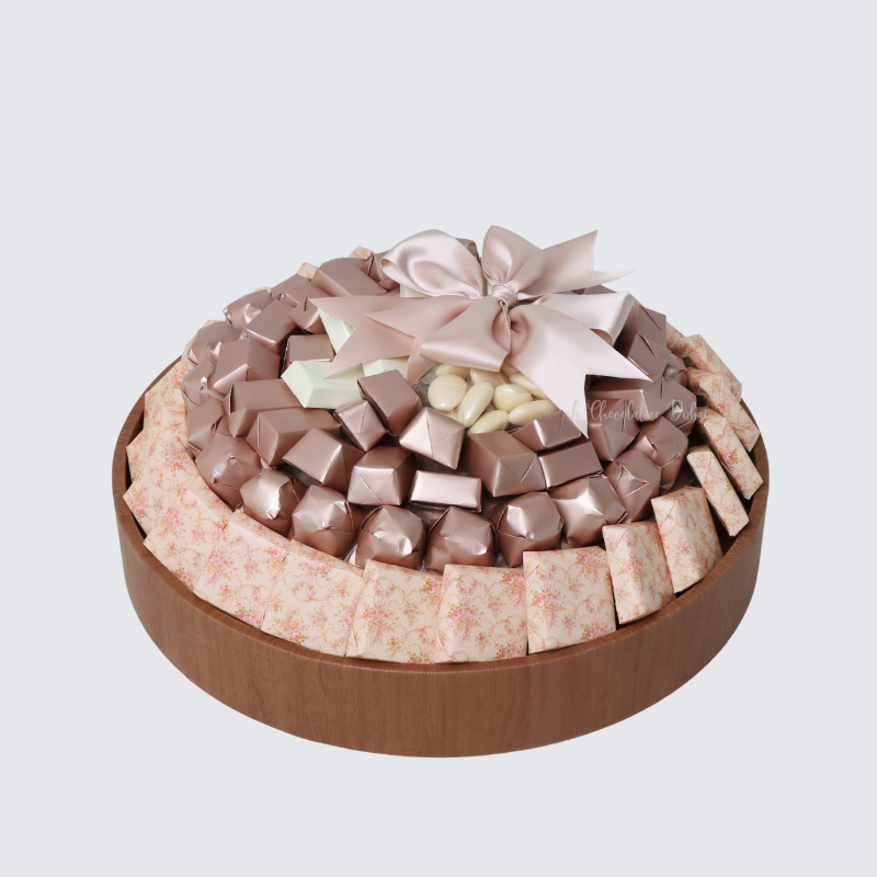 Flower designed chocolate round tray