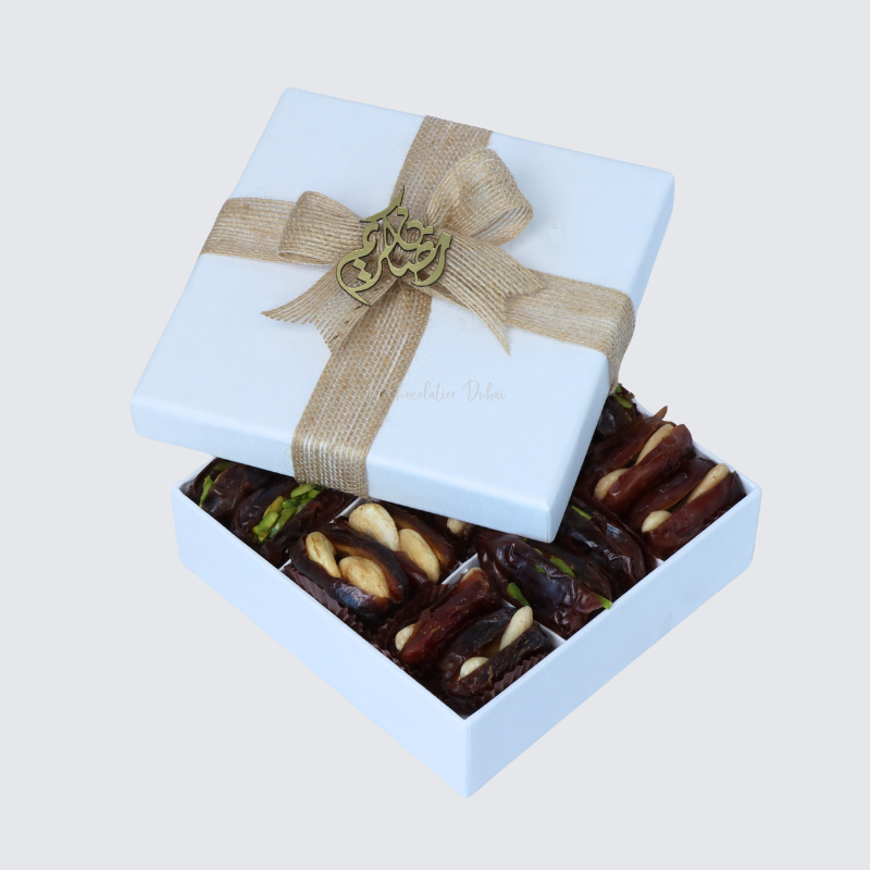 Ramadan premium nuts stuffed dates hard box