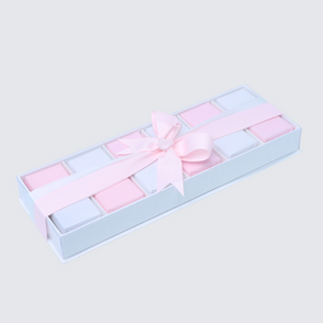 Baby chocolate top view box