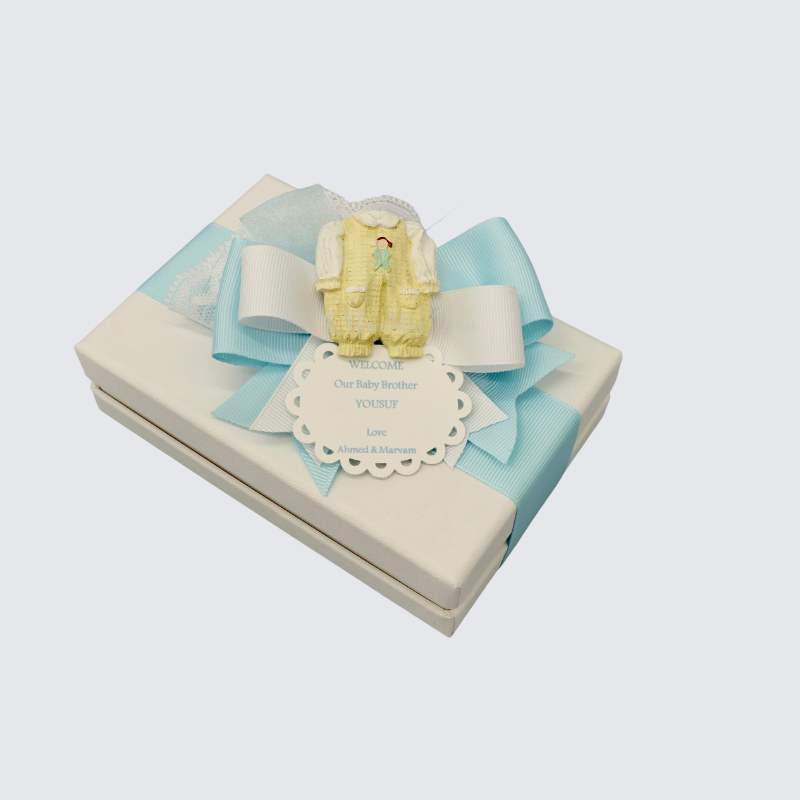 BABY OUTFIT RESIN DECORATED CHOCOLATE HARD BOX