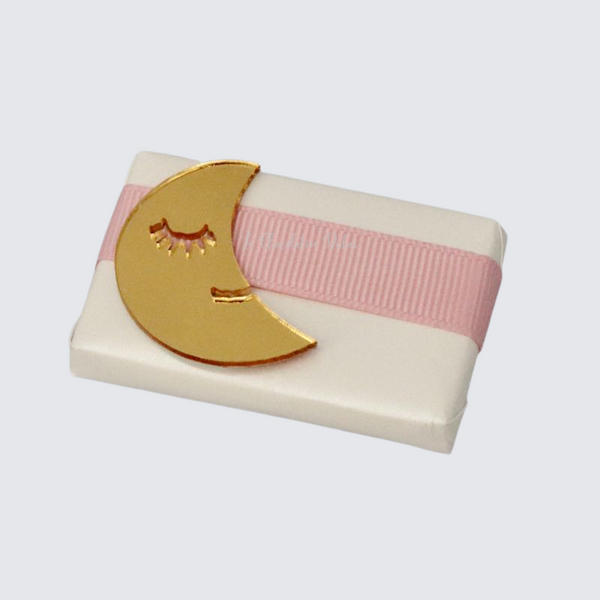 Half moon acrylic decorated loose chocolate