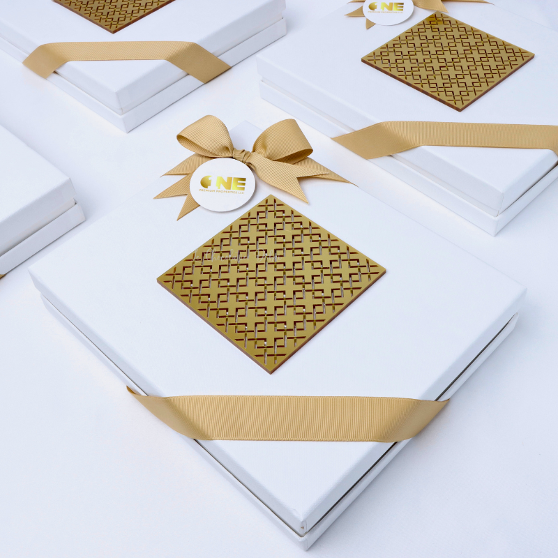 CORPORATE ACRYLIC GOLD PATTERN DECORATED CHOCOLATE HARD BOX