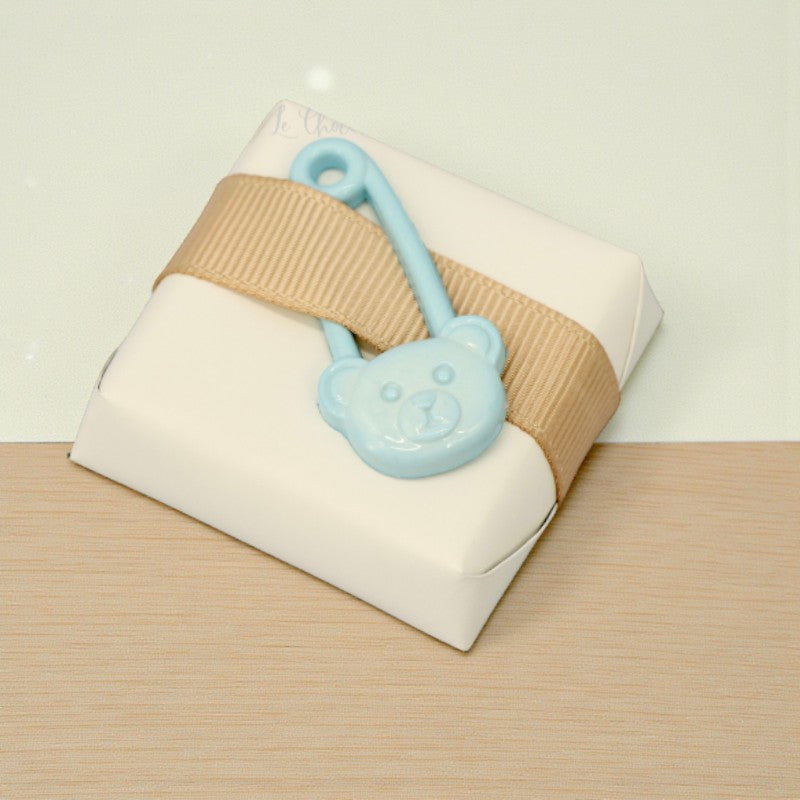 Teddy bear pin decorated loose chocolate