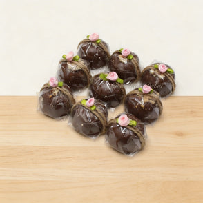 Small flower decorated loose chocolate