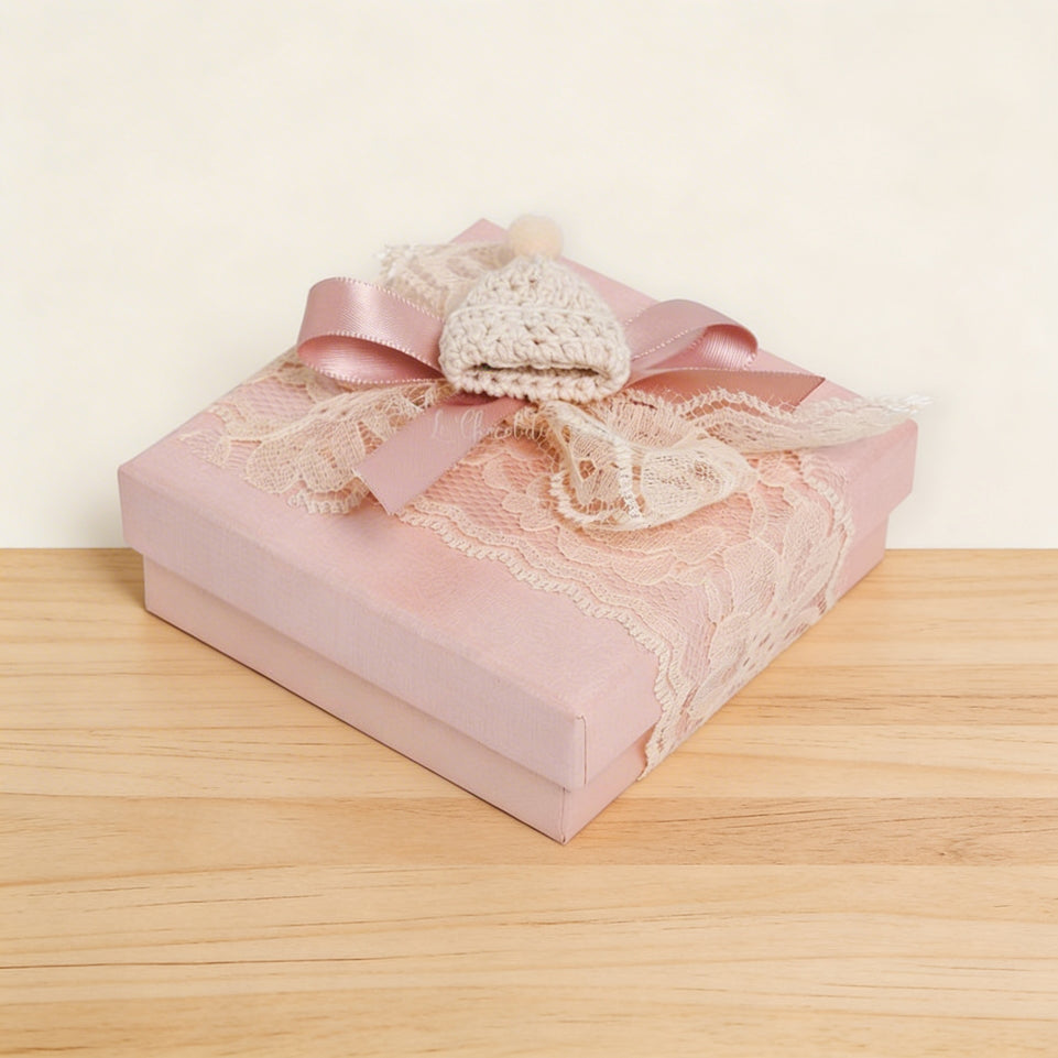 Set of 20 Baby crochet hat decorated chocolate box