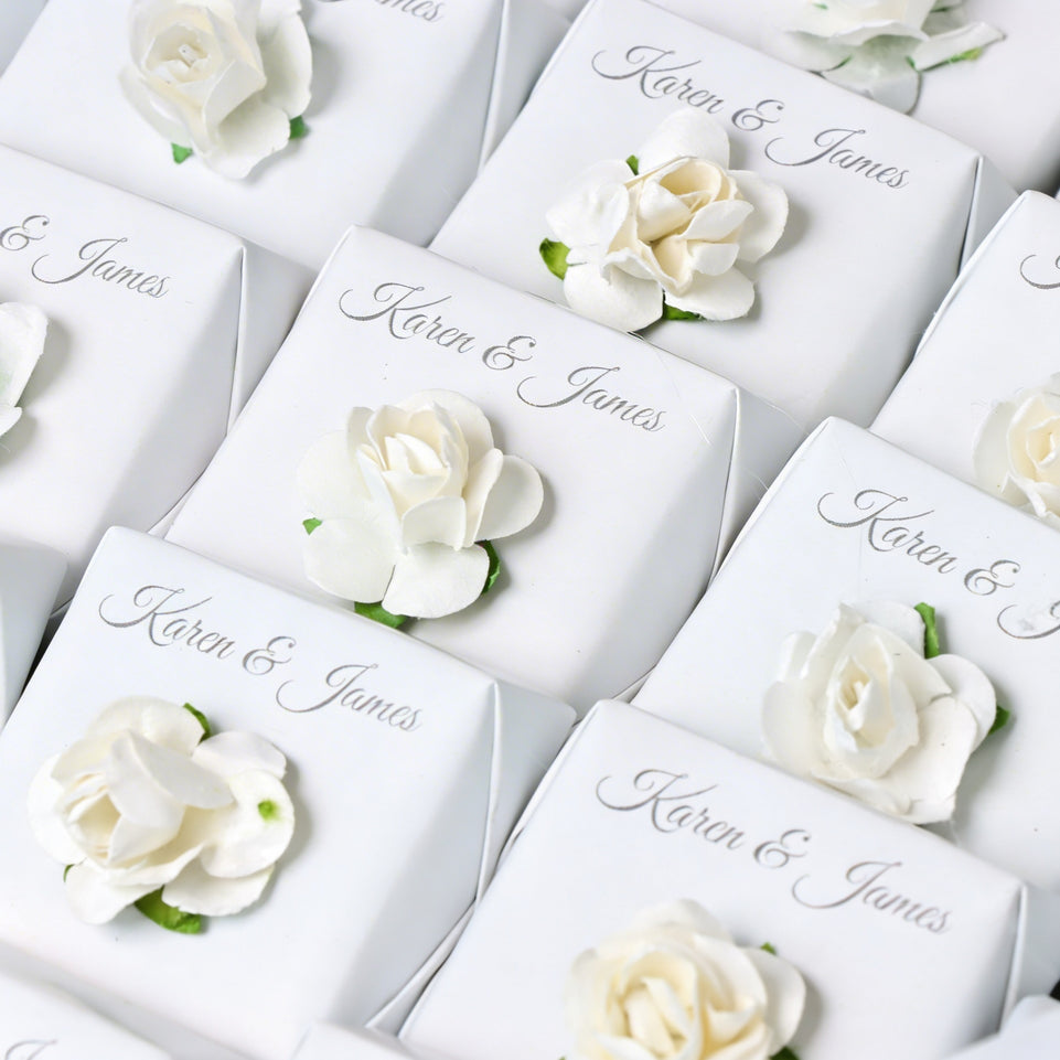 Bridal customized flower decorated premium loose chocolate