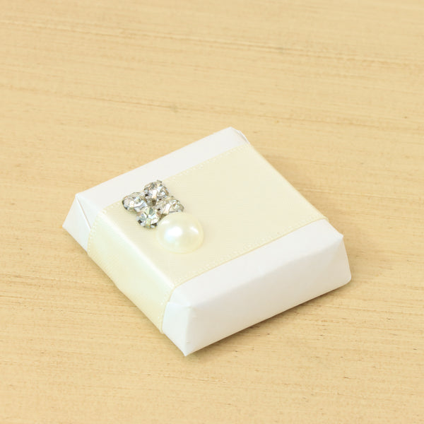 Wedding ribbon & pearl decorated chocolate