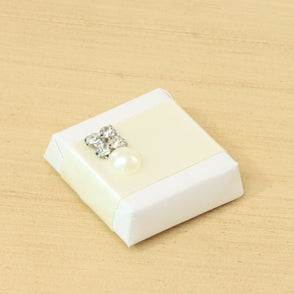 Wedding ribbon & pearl decorated choc...