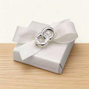 Wedding ring with ribbon decorated lo...