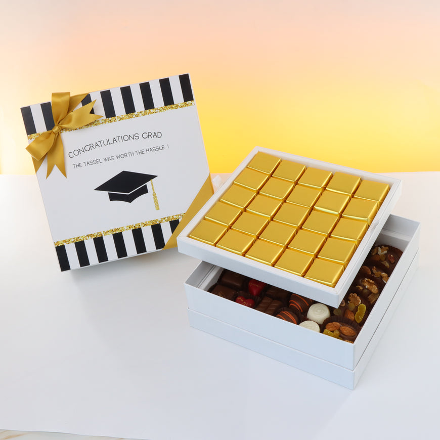 GRADUATION DESIGNED 50-PIECE CHOCOLATE HARD BOX WITH DESIGNED TOP CARD