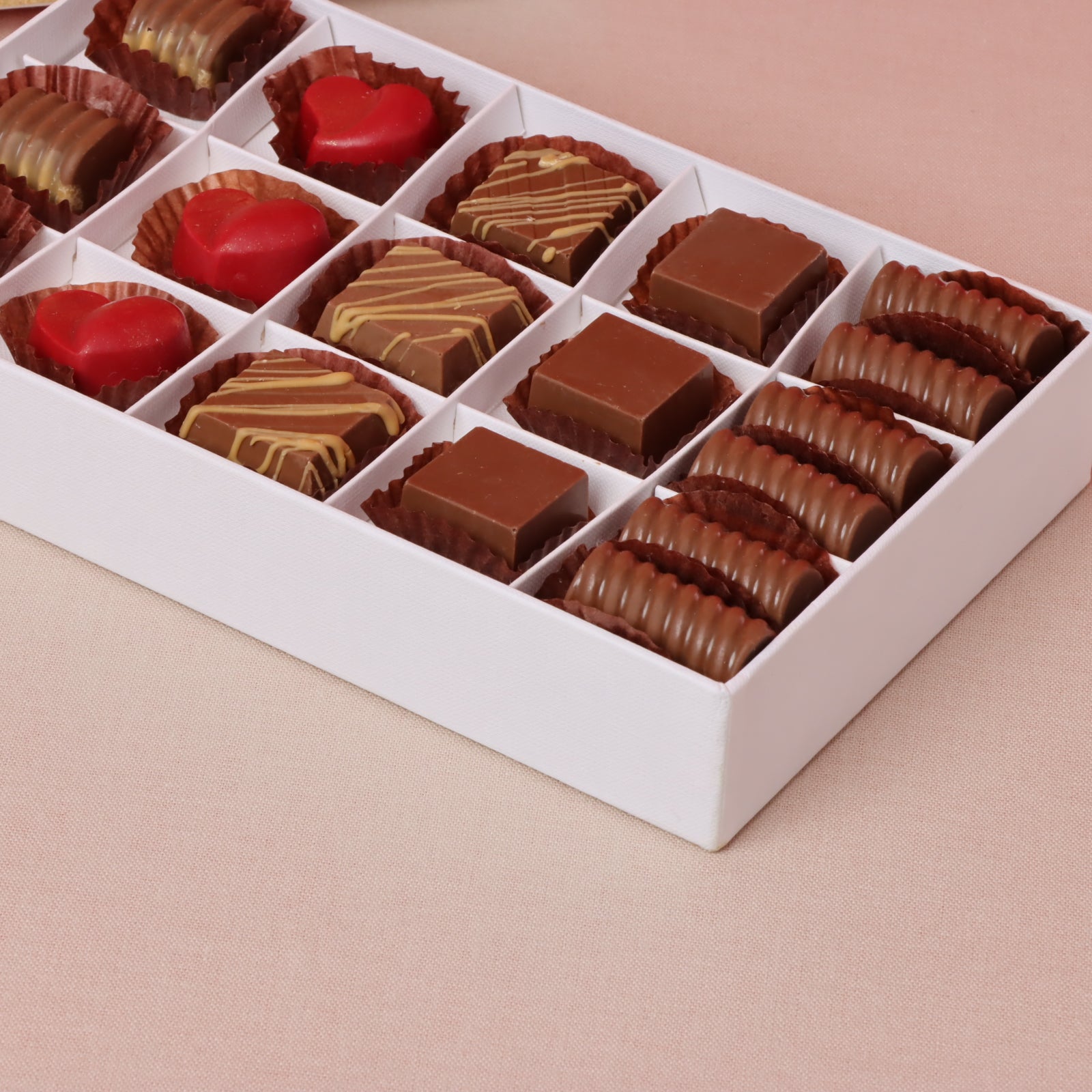 Red heart valentine designed 15-pc chocolate hard box