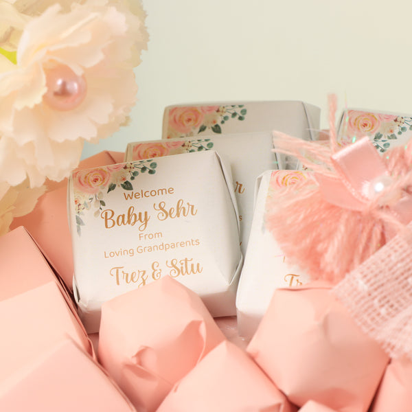 Baby girl personalized chocolate medium basket