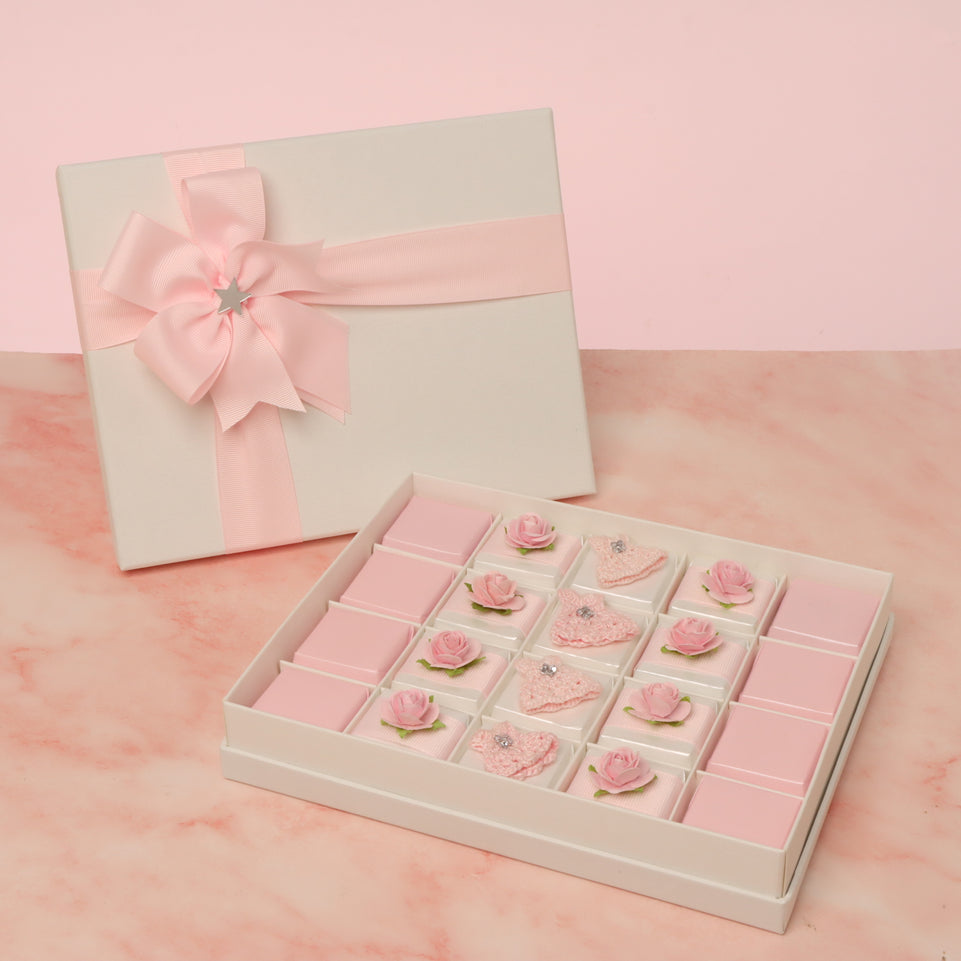 Baby girl decorated chocolate 20P hard box