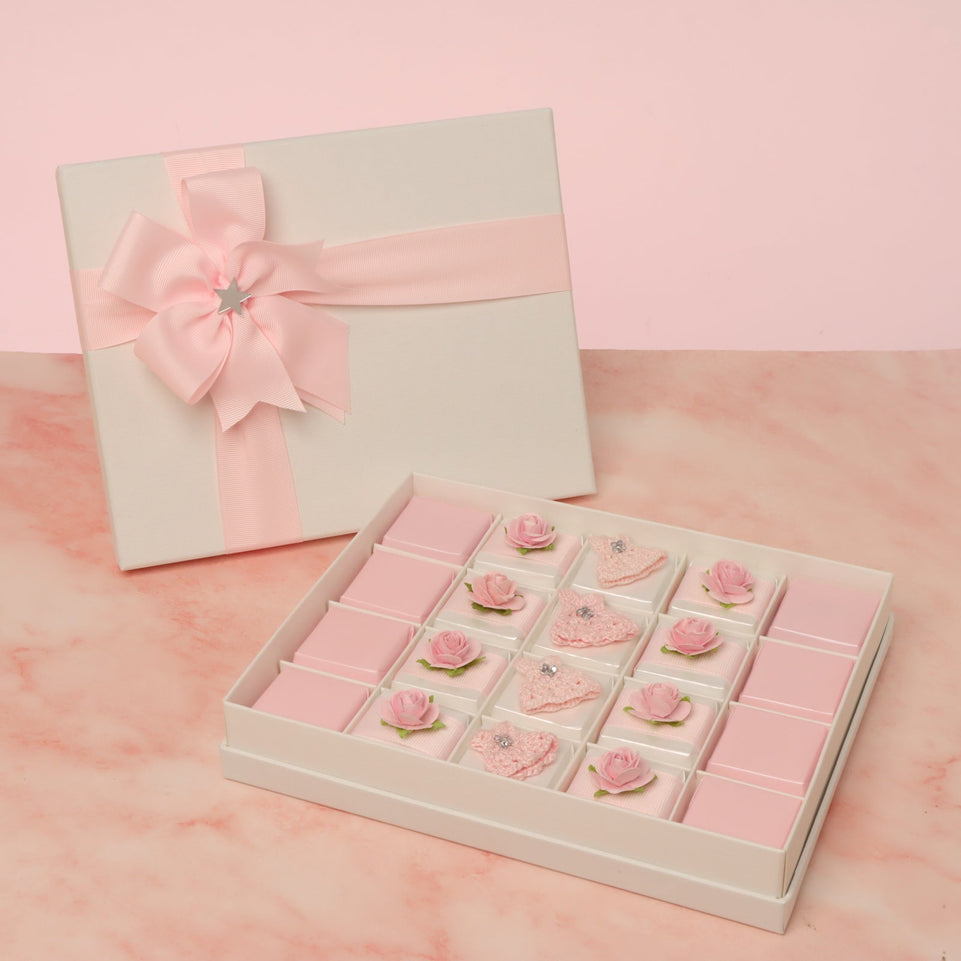 Baby girl decorated chocolate 20P hard box