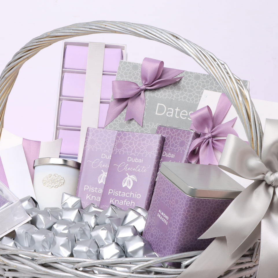 Premium chocolate & sweets extra large basket