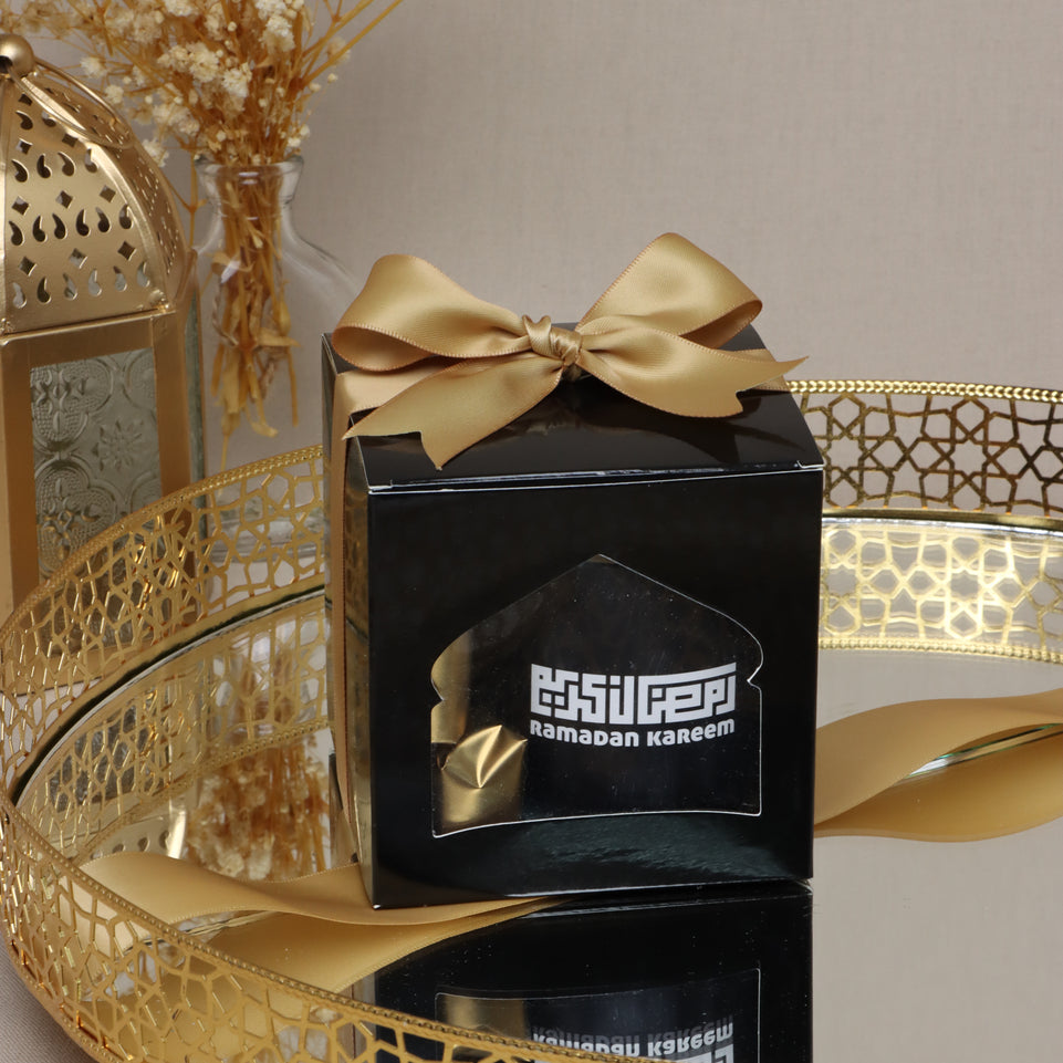 Set of 20 Ramadan Kareem designed candle with chocolate & dates soft box