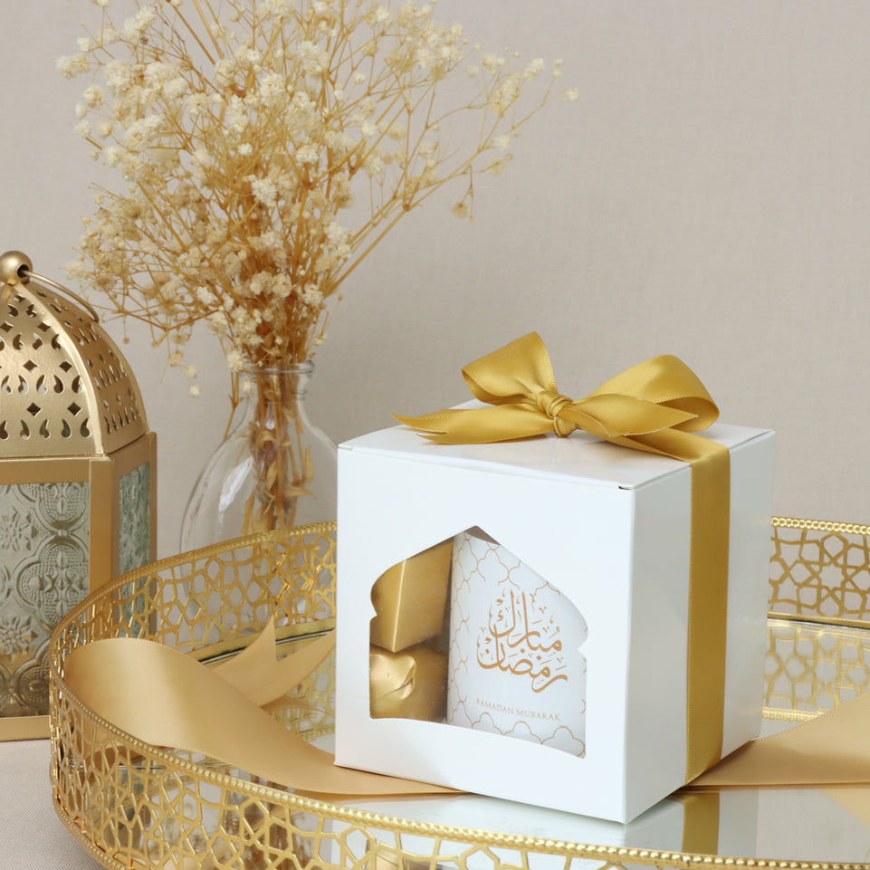Set of 20 Ramadan kareem candle with chocolate & dates designed soft box