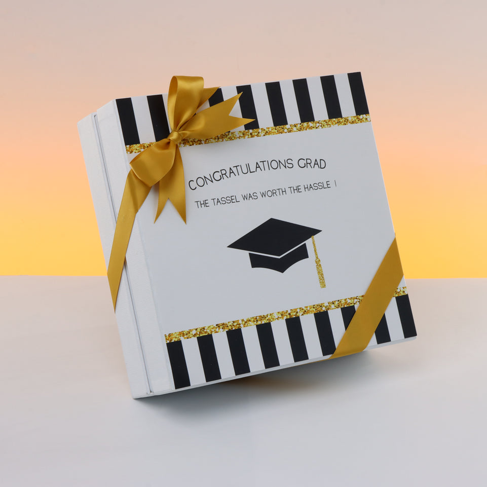 Graduation designed 25-piece chocolate hard box with designed top card