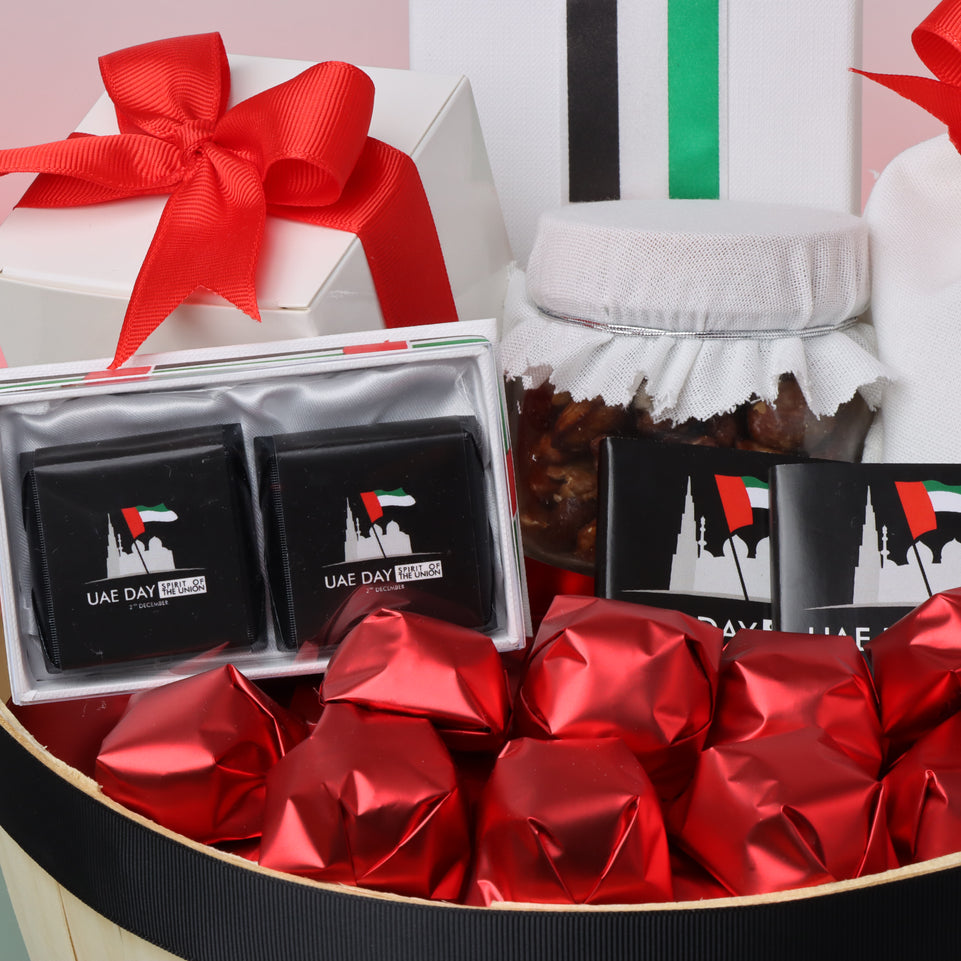 National day designed chocolate & sweet hamper