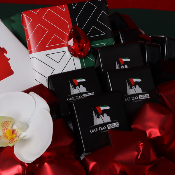 National day decorated premium chocolate round tray